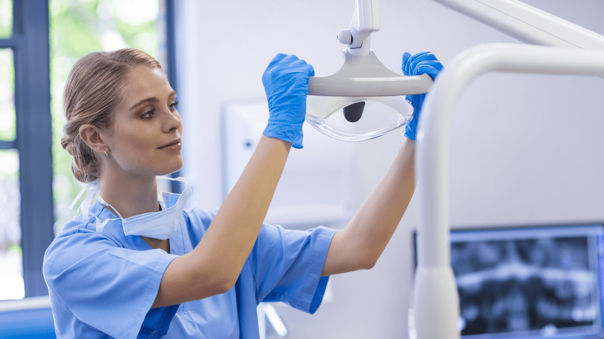 dental nurse training courses