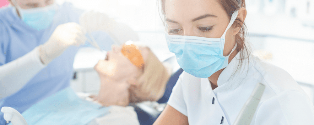 dental nurse role